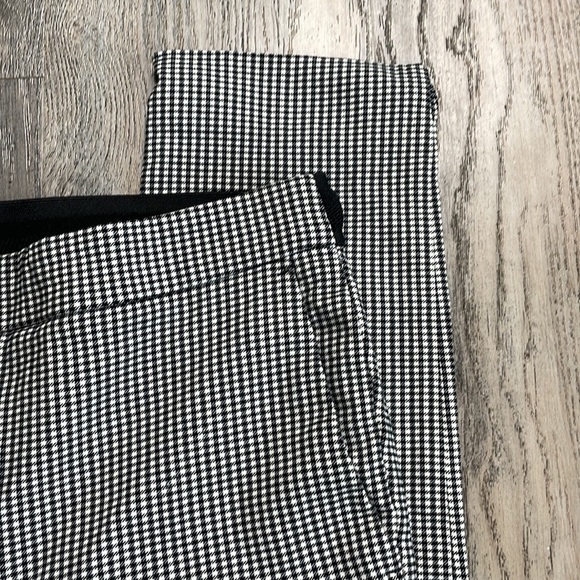 Zara Women’s Tartan Black and White Checkered Trousers, size small - Picture 6 of 12
